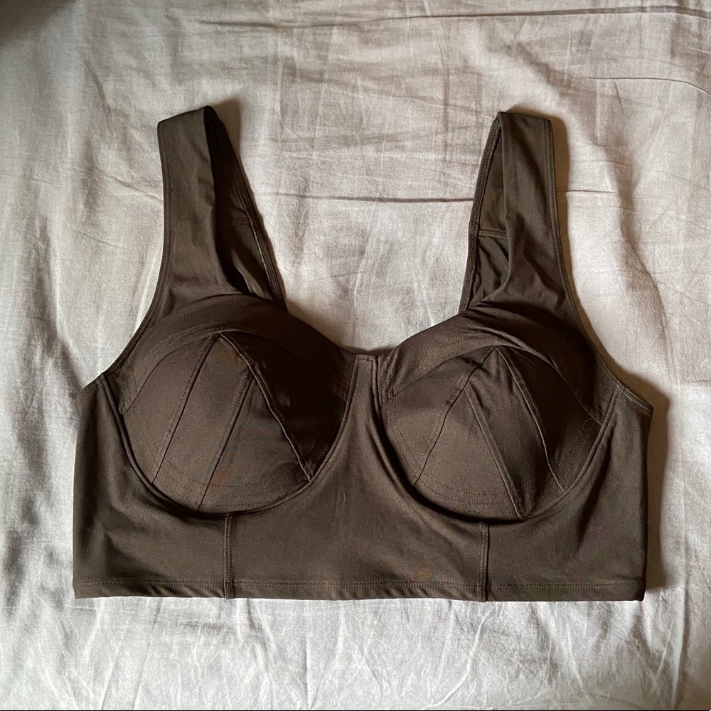 Sports bra